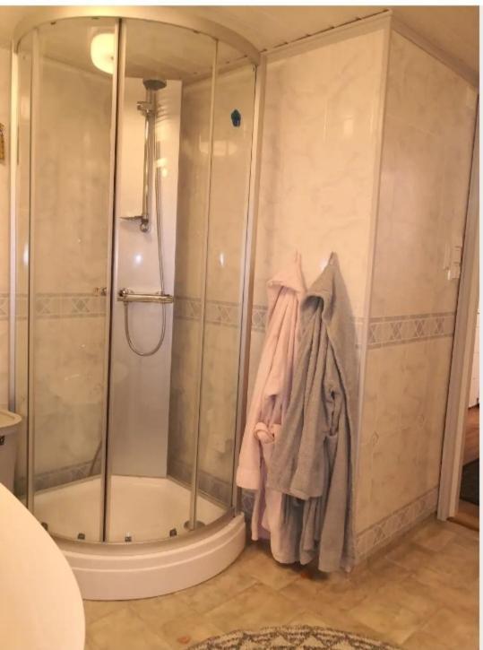 Sentral Studioleilighet Ved Stranden Og Hvalsenter Nb Ma Vaskes Etter Endt Leie Eller Betale Rengjoringshjelpen 500 Kr アンデネス エクステリア 写真
